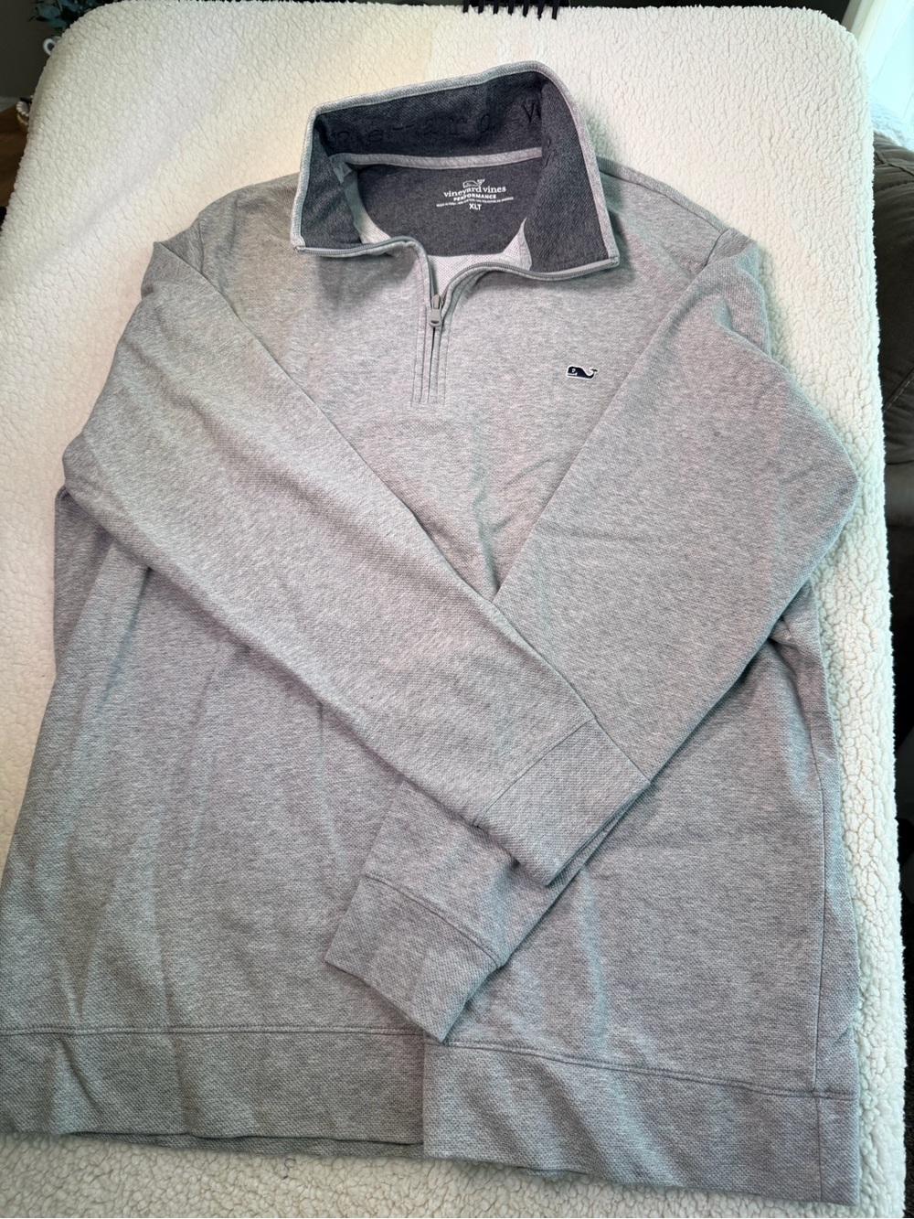 Vineyard Vines Men’s Light Gray Quarter-Zip Pullover